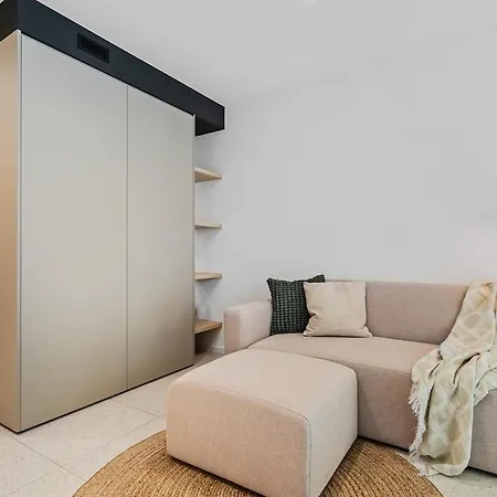 New With Balcony- 1gb- 10 Min Center Ref41