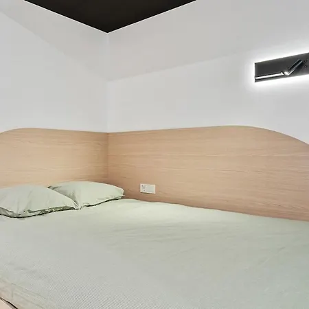 شقة New With Balcony- 1gb- 10 Min Center Ref41 لوكسمبورغ